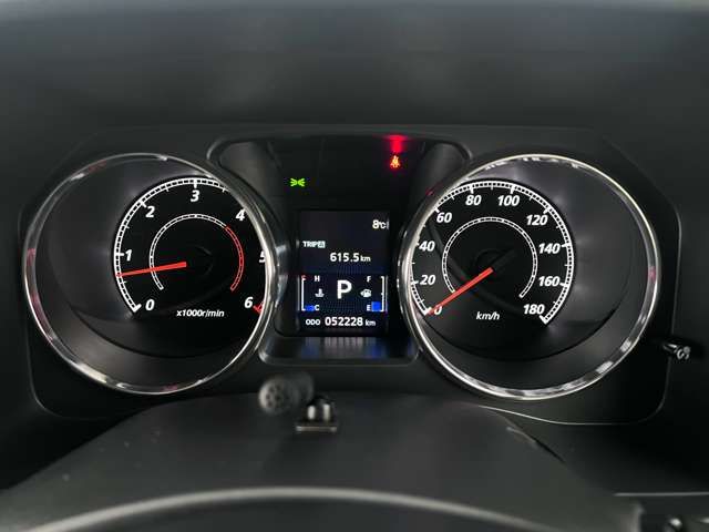 Mitsubishi DELICA D5 2013-11 28552-11