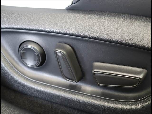 Toyota CROWN SEDAN 2019-05 188619-22