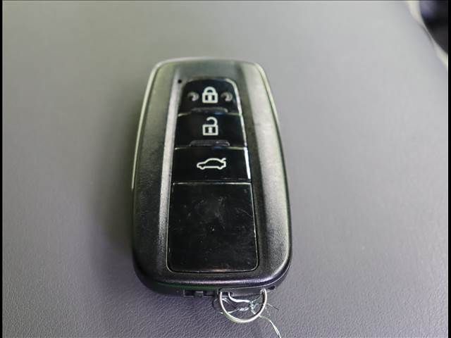 Toyota CROWN SEDAN 2019-05 188619-15