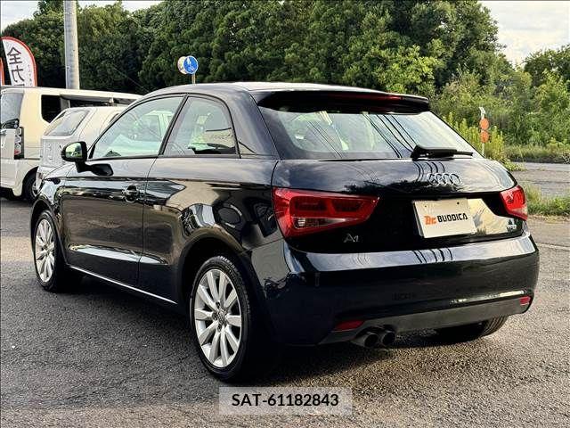 Audi A1 2013-06 356439-7