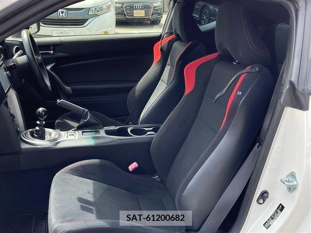 Toyota 86 2013-10 228322-11