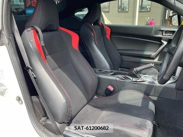 Toyota 86 2013-10 228322-9