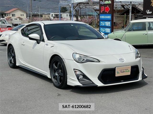 Toyota 86 2013-10 228322-2