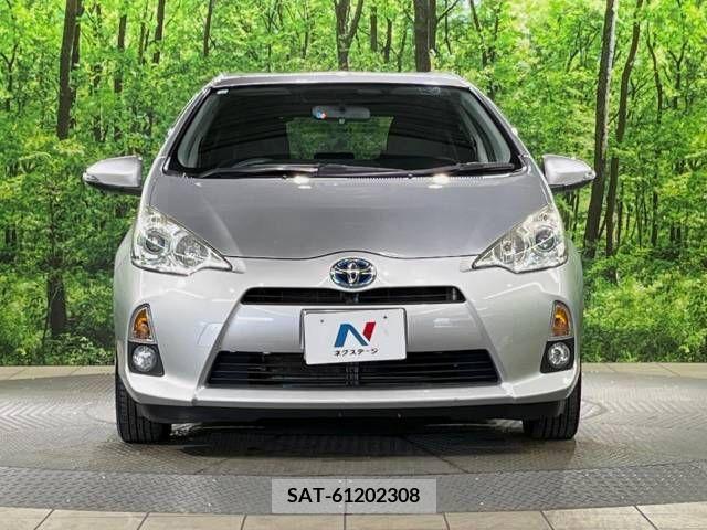 Toyota AQUA 2012-01 347185-14