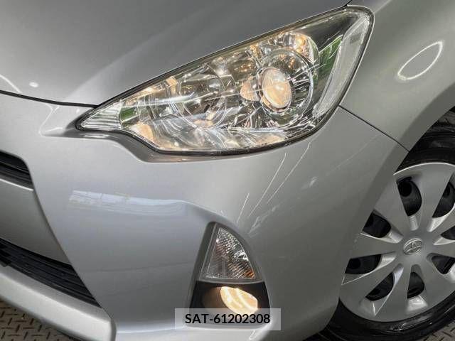 Toyota AQUA 2012-01 347185-12