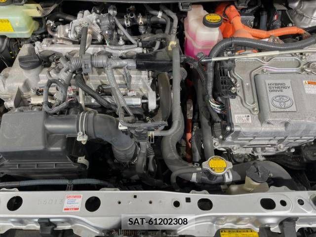 Toyota AQUA 2012-01 347185-18