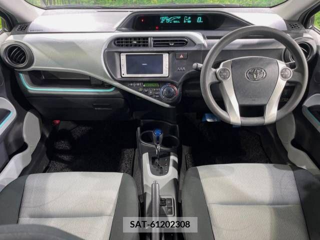 Toyota AQUA 2012-01 347185-1