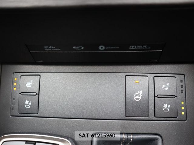 Lexus IS 2019-06 275433-16