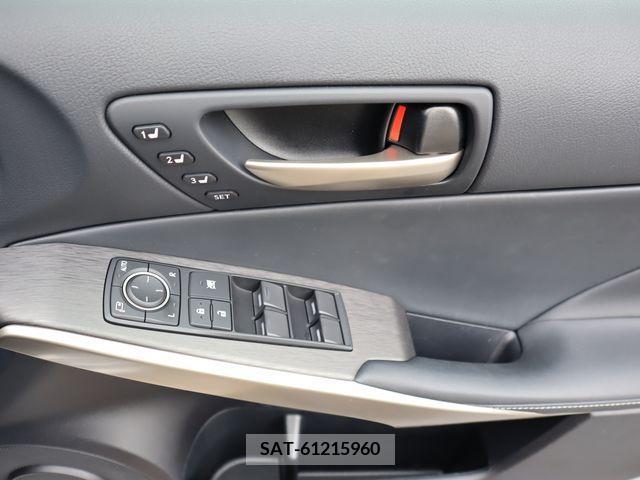Lexus IS 2019-06 275433-18