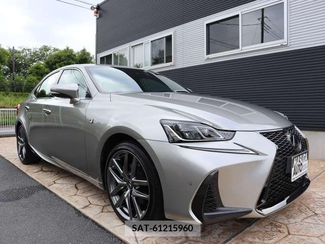 Lexus IS 2019-06 275433-2