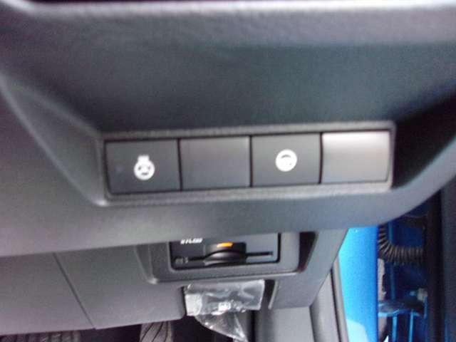 Nissan AURA 2023-02 21780-8