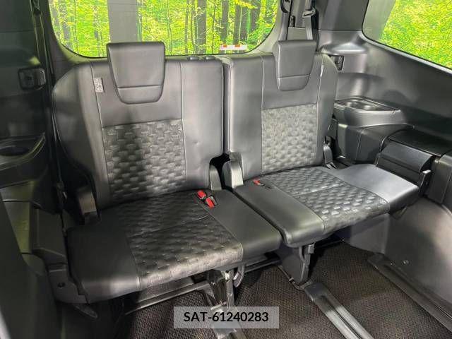 Toyota VOXY 2023-10 289261-9