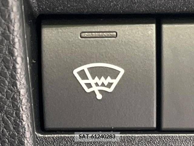 Toyota VOXY 2023-10 289261-4