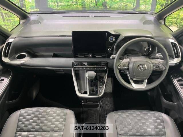 Toyota VOXY 2023-10 289261-1