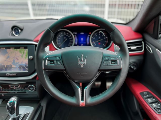 Maserati GHIBLI 2015-11 24143-11