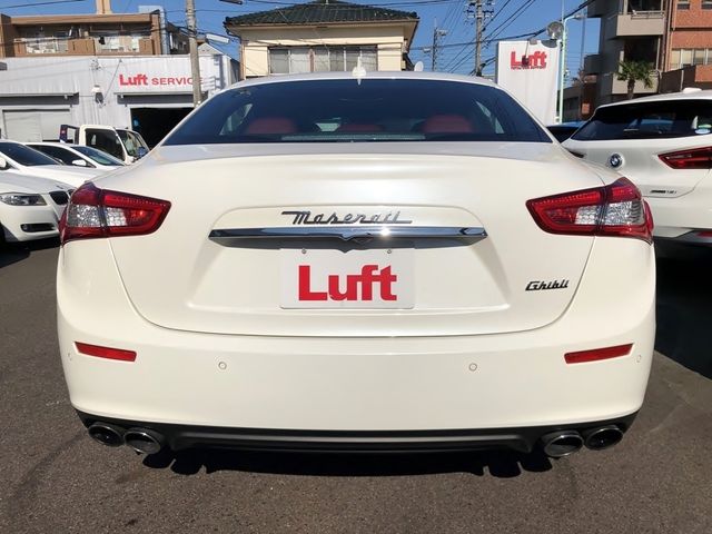 Maserati GHIBLI 2015-11 24143-4