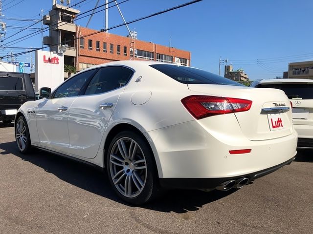 Maserati GHIBLI 2015-11 24143-2