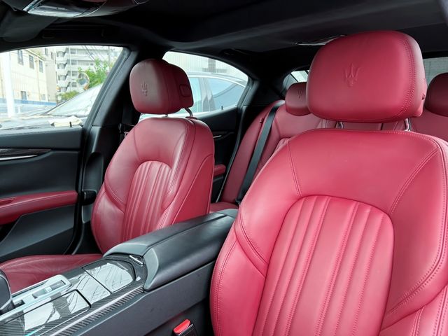 Maserati GHIBLI 2015-11 24143-8