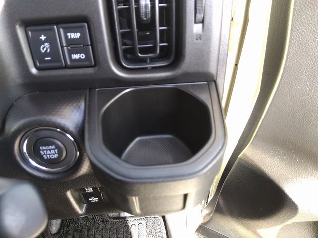 Suzuki HUSTLER 2022-02 183223-27