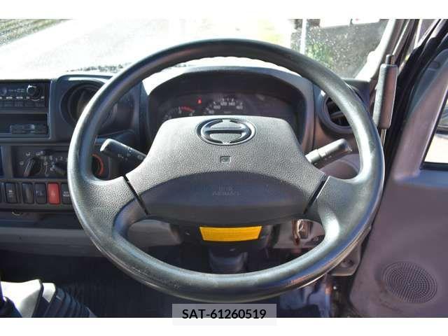 Hino DUTRO 2016-12 203741-1