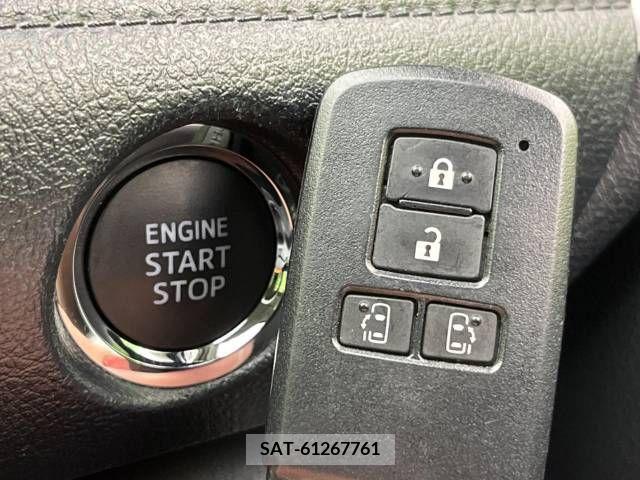 Toyota SIENTA 2017-06 298368-6