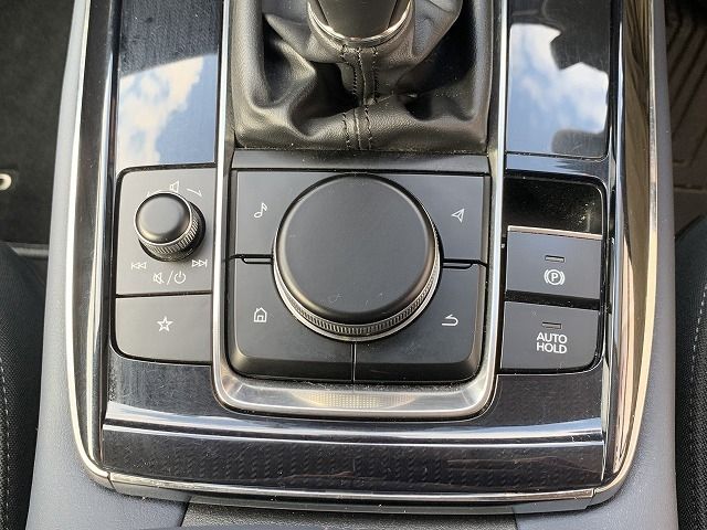 Mazda CX-30 2021-05 23514-13