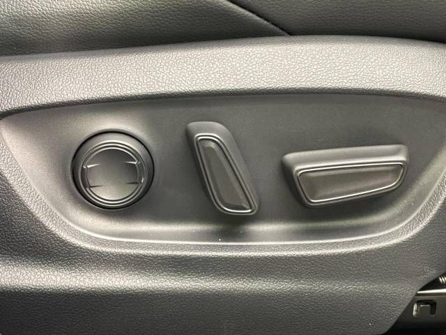 Toyota COROLLA CROSS 2022-08 12494-7