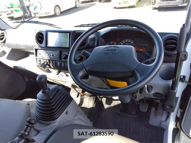 Hino DUTRO 2019-03 250946-8