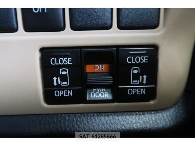 Toyota NOAH 2014-08 241775-15
