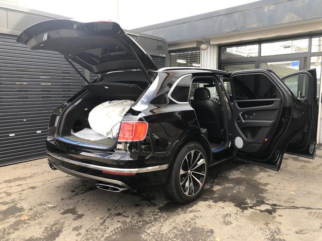 Bentley BENTAYGA 2018-12 21791-19