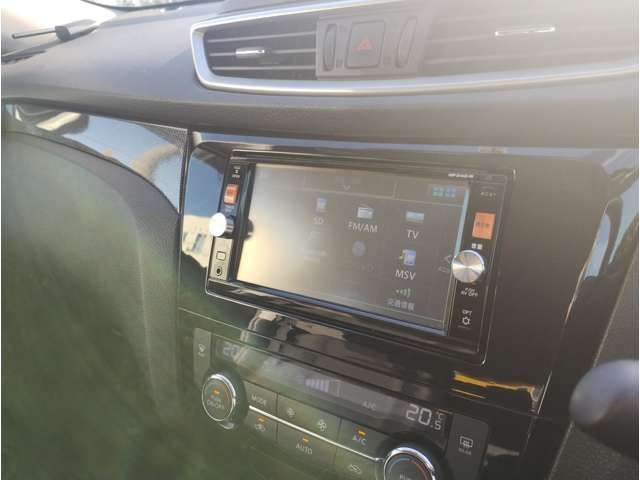 Nissan X-TRAIL 2014-09 12907-8