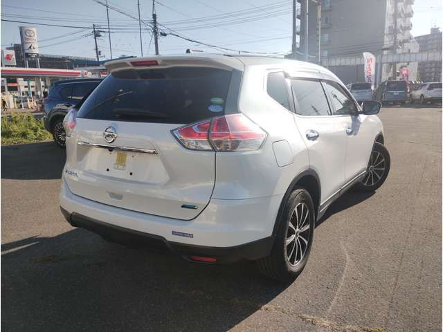 Nissan X-TRAIL 2014-09 12907-1