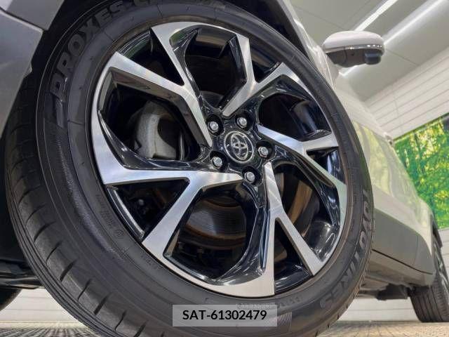 Toyota C-HR 2017-05 264256-13