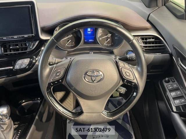 Toyota C-HR 2017-05 264256-11