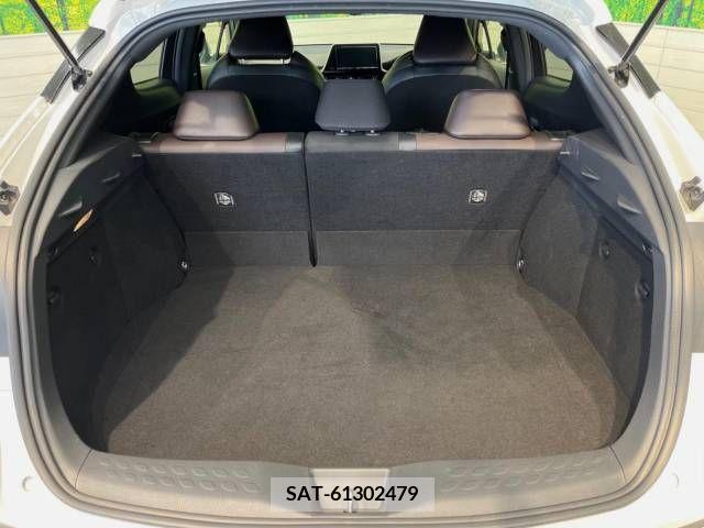 Toyota C-HR 2017-05 264256-10