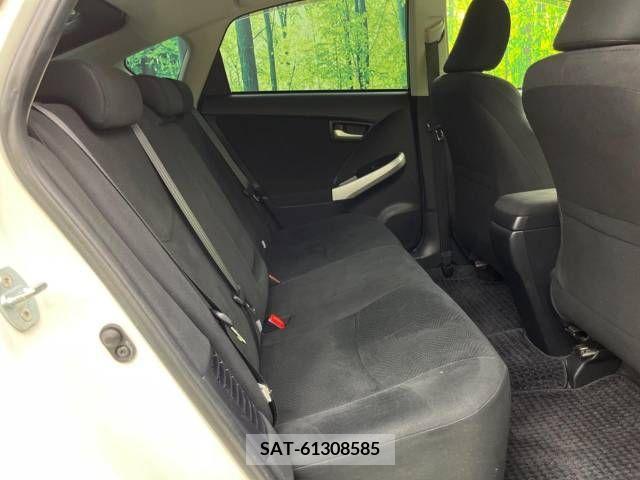 Toyota PRIUS 2013-07 281955-9