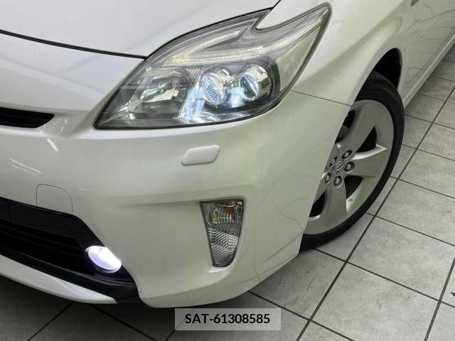 Toyota PRIUS 2013-07 281955-12