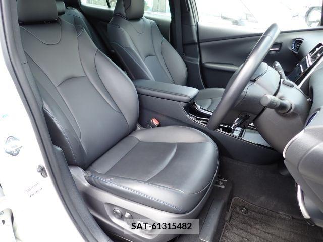 Toyota PRIUS 2019-06 366517-3