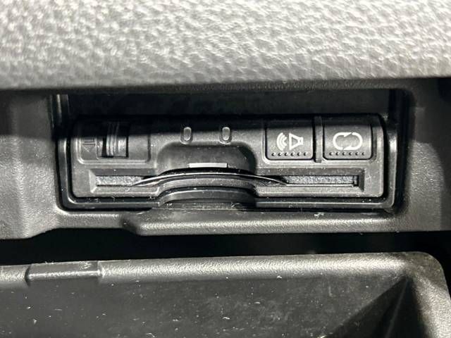 Nissan SERENA 2014-10 10037-4