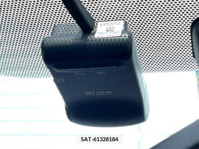 Toyota PRIUS 2015-07 282335-4