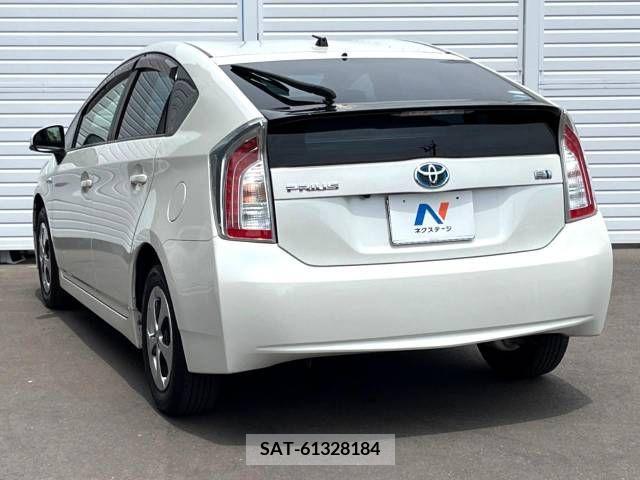 Toyota PRIUS 2015-07 282335-16
