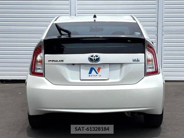 Toyota PRIUS 2015-07 282335-14