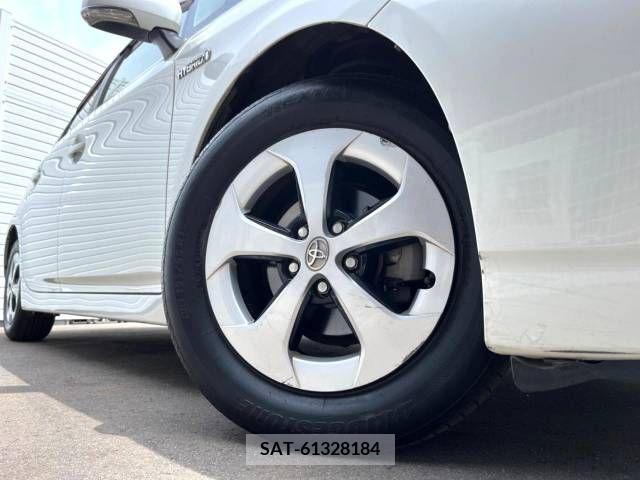 Toyota PRIUS 2015-07 282335-12