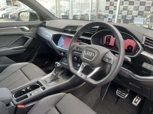 Audi Q3 2021-04 20006-7