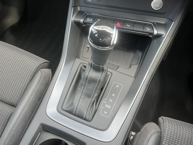 Audi Q3 2021-04 20006-12