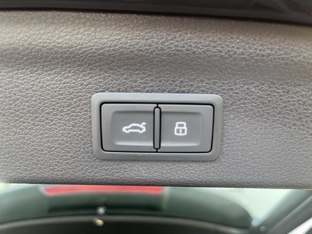Audi Q3 2021-04 20006-16