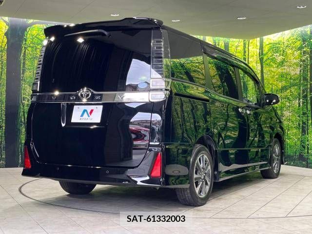 Toyota VOXY 2019-02 208054-17