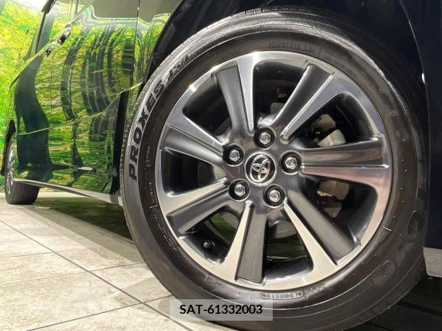 Toyota VOXY 2019-02 208054-13