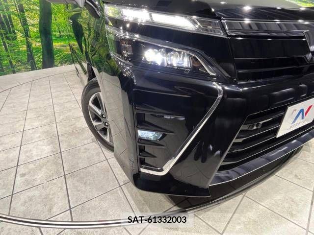 Toyota VOXY 2019-02 208054-12