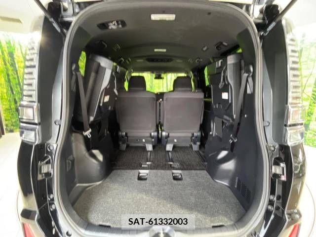 Toyota VOXY 2019-02 208054-10
